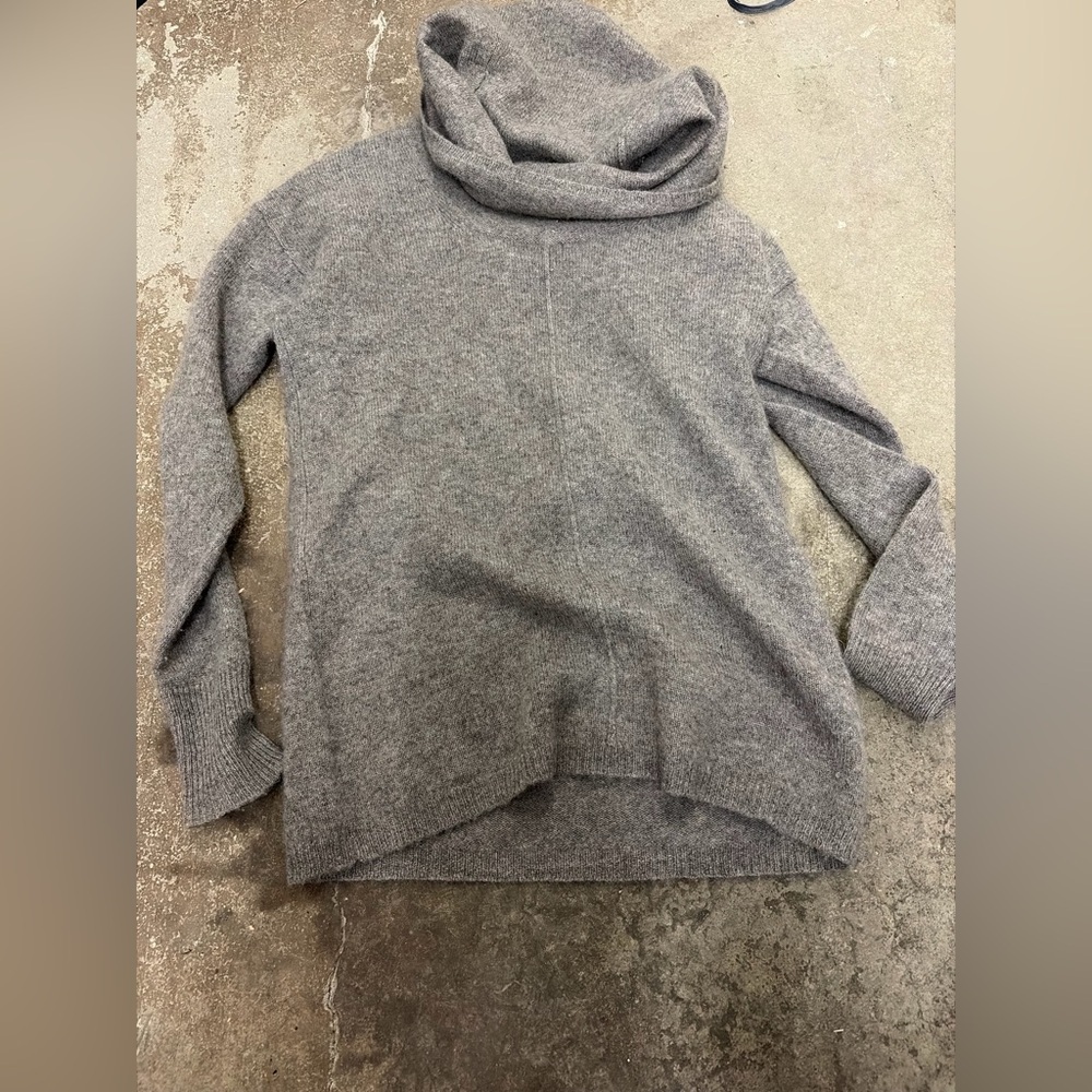 Deane & white 100 % cashmere turtleneck old money Gray Women's Sweater